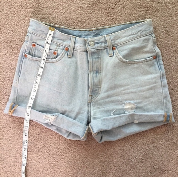 Levi's 501 high waisted shorts - Picture 2 of 5